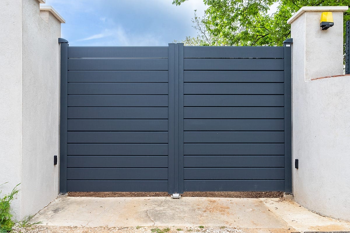 Portail battant alu gamme Optimo modèle Orion - RAL7016