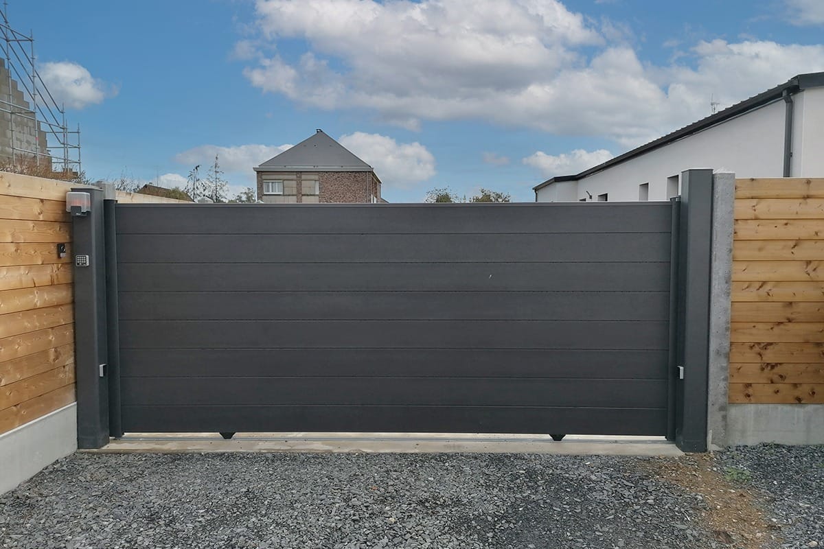 Portail coulissant alu gamme Optimo modèle Phénix - RAL2100