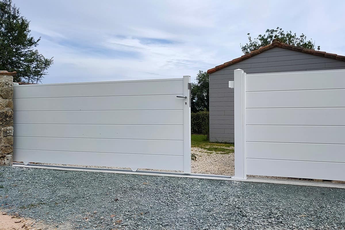 Portail coulissant alu gamme Optimo modèle Phénix - RAL9016