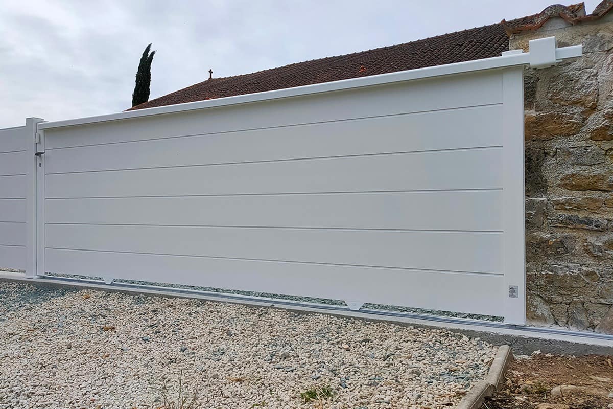 Portail coulissant alu gamme Optimo modèle Phénix - RAL9016