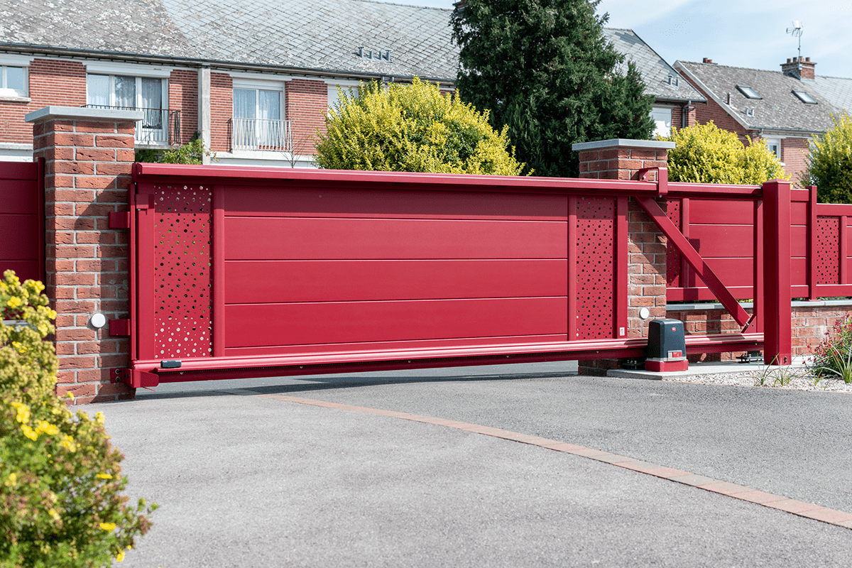 Portail autoportant Signature Arial lames 255 RAL 3004 décor bulles de savon