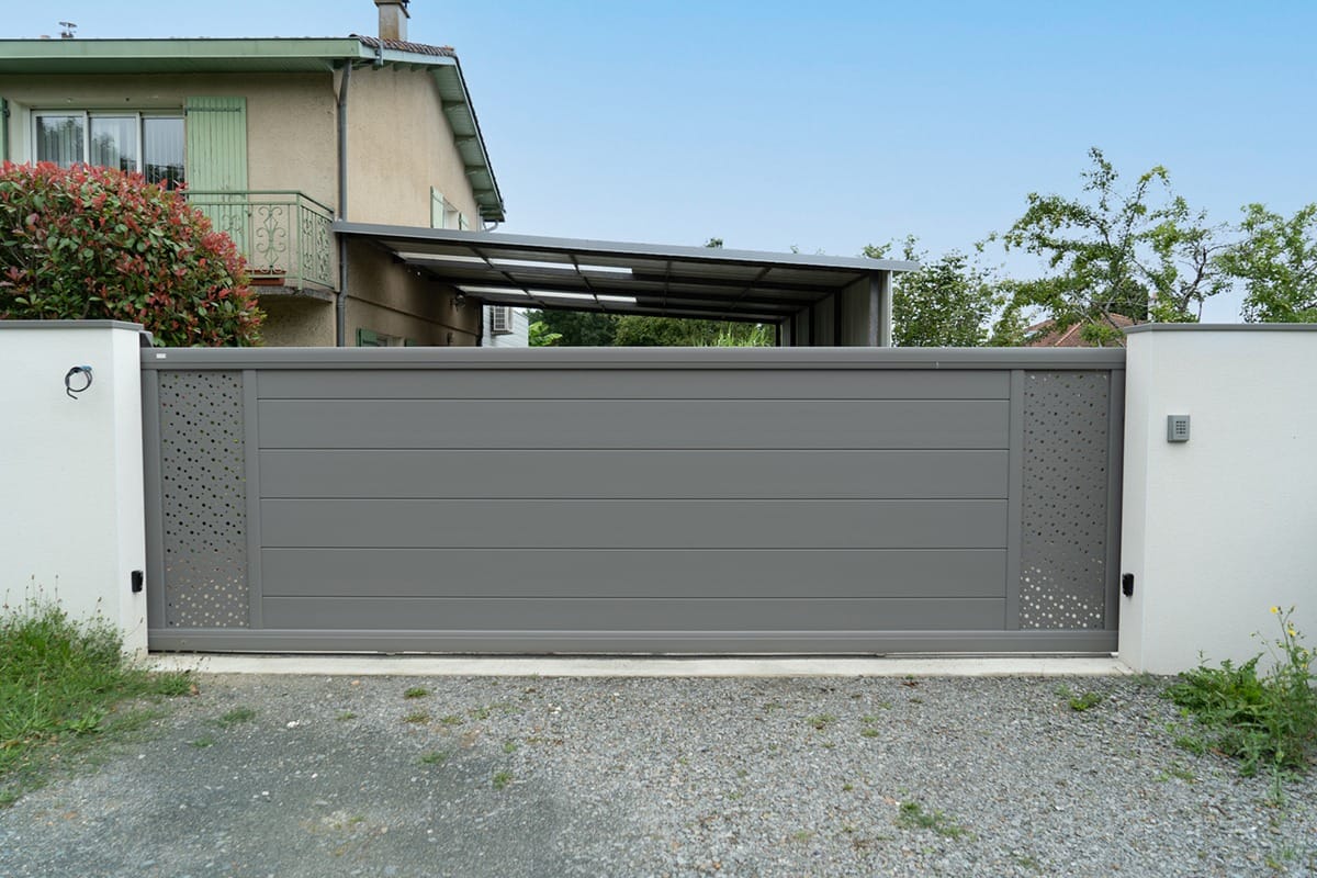 Portail coulissant alu gamme Signature modèle Arial 255 décor Bulles de savon - RAL9007