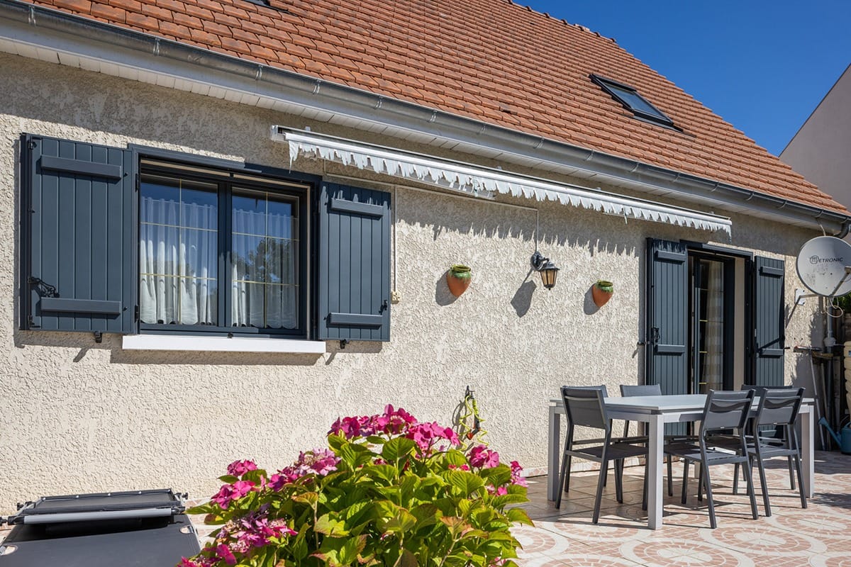 Volets battants gamme Intemporel modèle Poséïdon - RAL7016